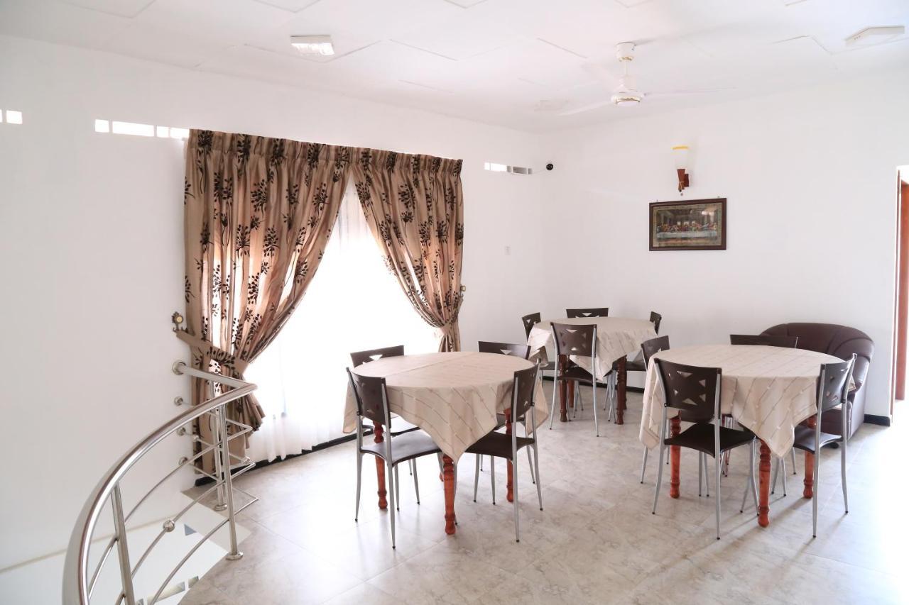 Yaarl Holiday Jaffna Extérieur photo